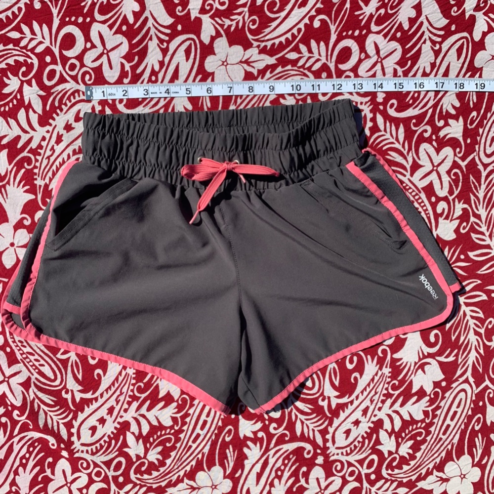 Reebok Women’s Gray & Pink Athletic Shorts w/ Drawstring Elastic Waist + Pockets - Picture 4 of 14